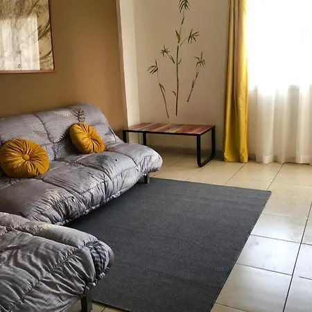 Super 3 Bed, Next To Sea/beach - Ideal Location