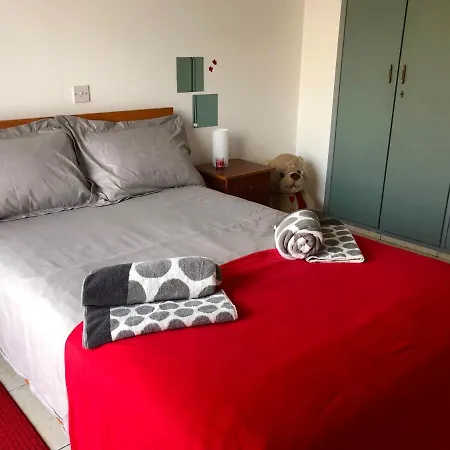 Super 3 Bed, Next To Sea/beach - Ideal Location *